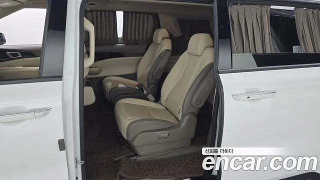 Kia Carnival — Фото автомобиля 18