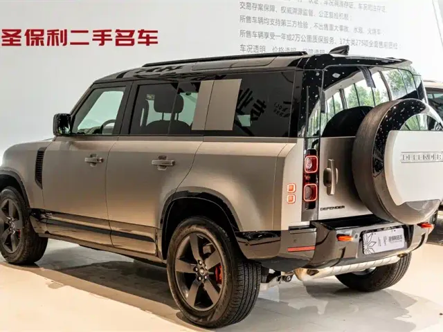 Land Rover Defender — Фото автомобиля 3