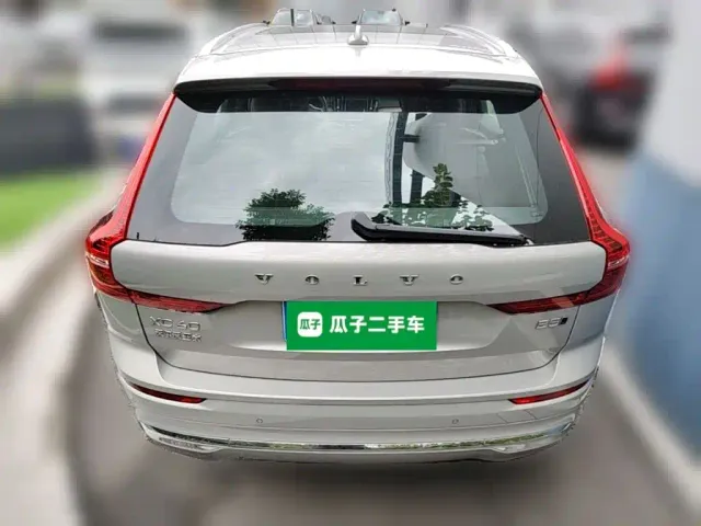 Volvo XC60 — Фото автомобиля 7