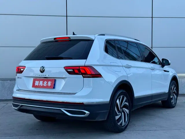 Volkswagen Tiguan L — Фото автомобиля 15