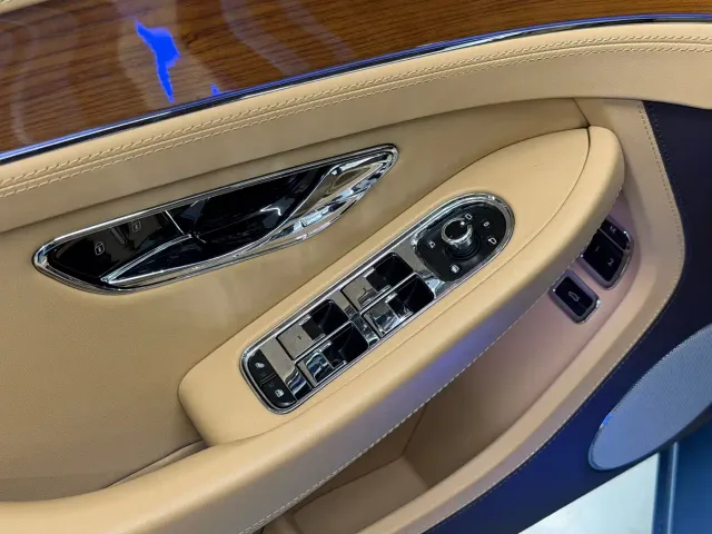 Bentley Continental — Фото автомобиля 14