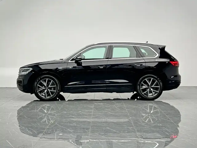 Volkswagen Touareg — Фото автомобиля 3