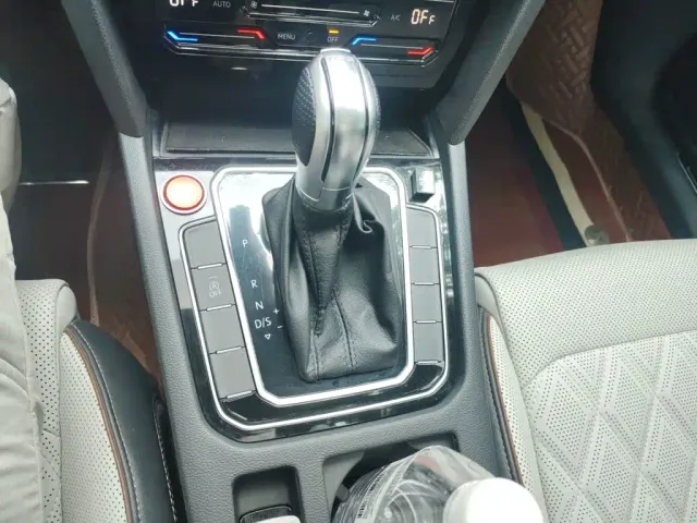 Volkswagen Tiguan L — Фото автомобиля 15