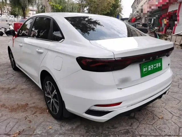 Geely Emgrand — Фото автомобиля 4