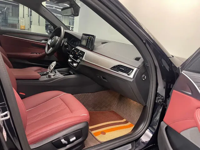 BMW 5 Series — Фото автомобиля 19