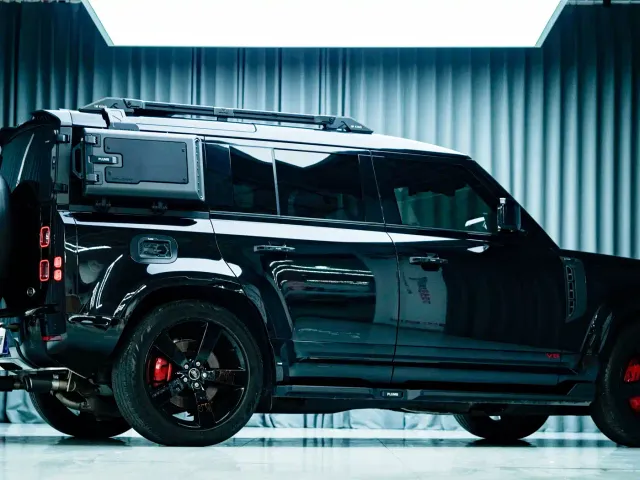Land Rover Defender — Фото автомобиля 5