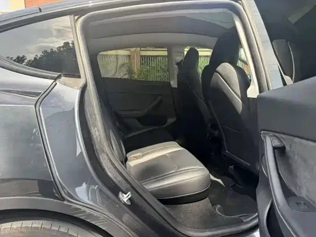 Tesla Model Y — Фото автомобиля 5