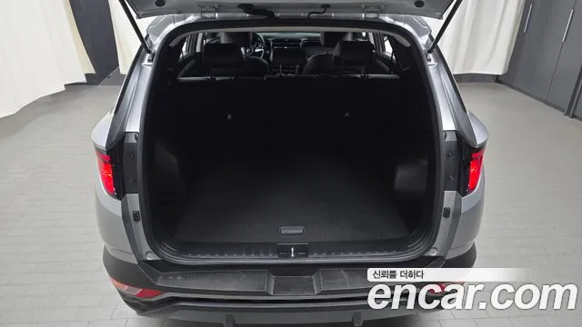 Hyundai Tucson Tucson (NX4) Дизель 2.0 2WD — Фото автомобиля 28