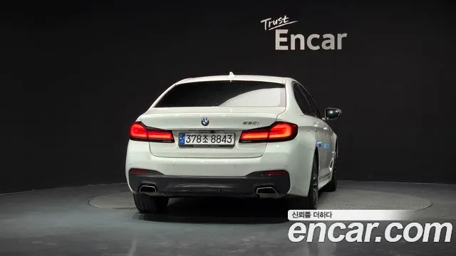 BMW 5-Series — Фото автомобиля 4