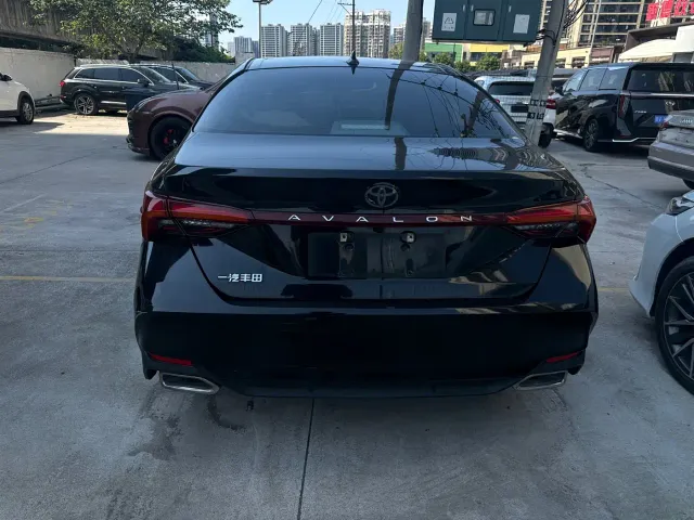 Toyota Avalon — Фото автомобиля 7