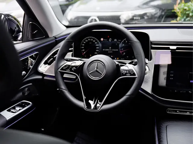 Mercedes-Benz E-Class — Фото автомобиля 18