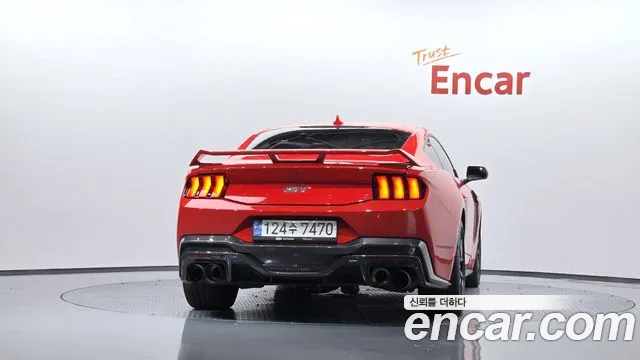 Ford Mustang — Фото автомобиля 4