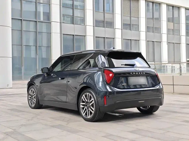 MINI Cooper — Фото автомобиля 23