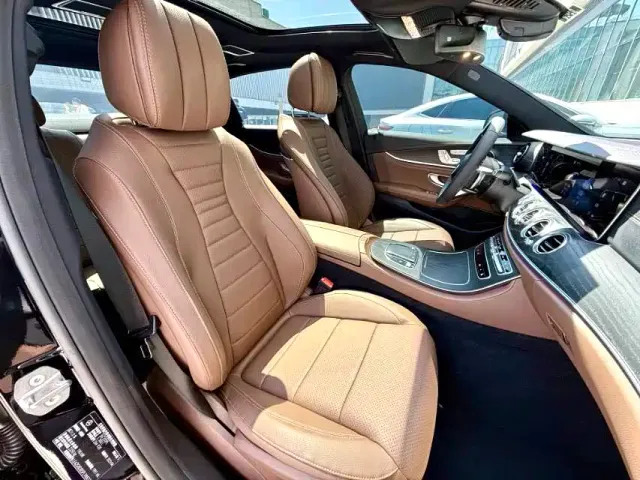 Mercedes-Benz E-Class — Фото автомобиля 11