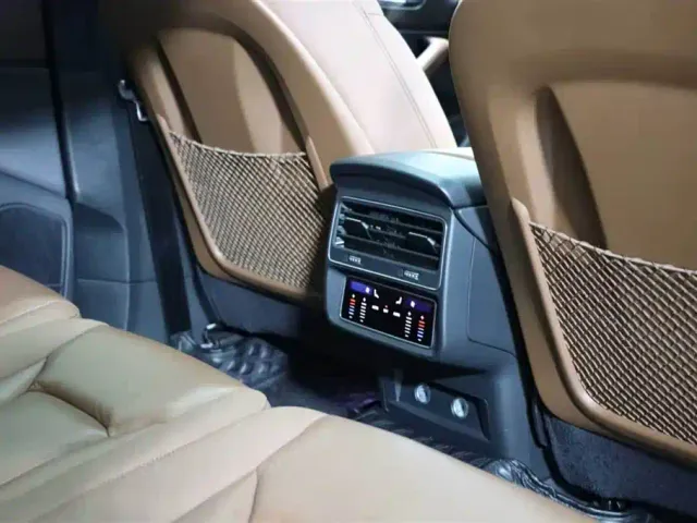 Audi Q7 — Фото автомобиля 14