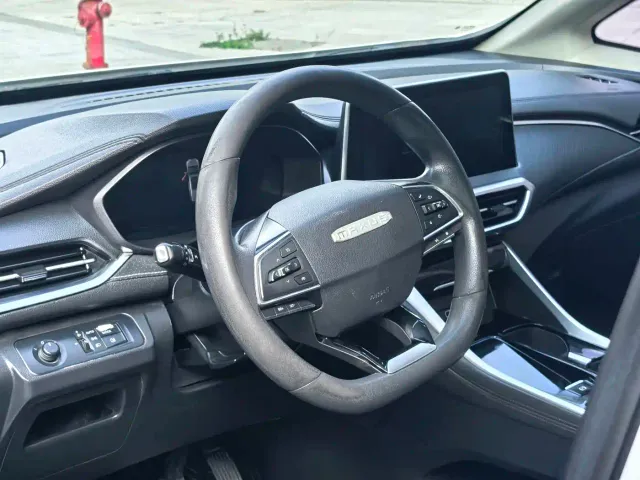 Maxus EUNIQ 5 — Фото автомобиля 21