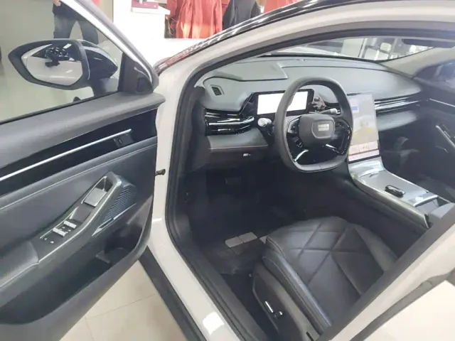 Geely Galaxy L6 — Фото автомобиля 15