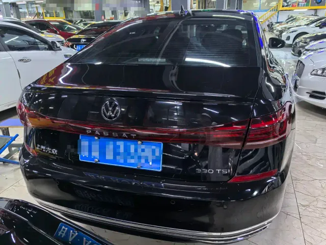 Volkswagen Passat — Фото автомобиля 5