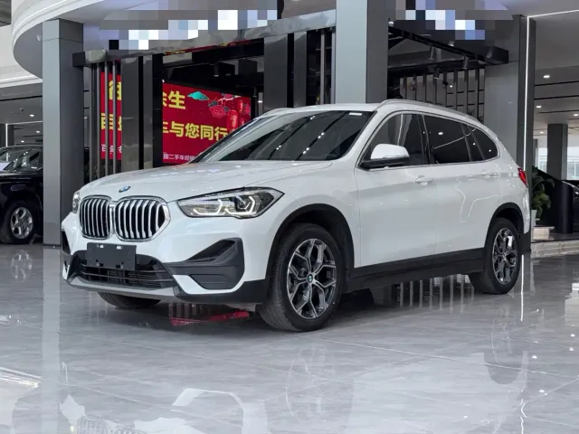 Фотография автомобиля — BMW X1