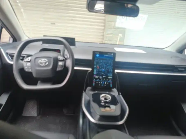 Toyota bZ3 — Фото автомобиля 12