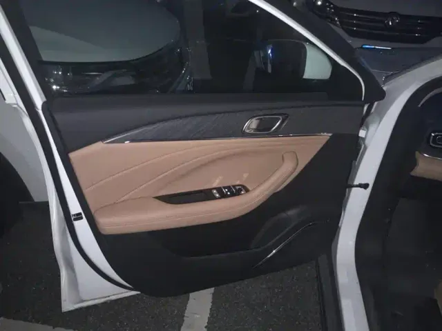 Geely Galaxy Stellar 6 — Фото автомобиля 7