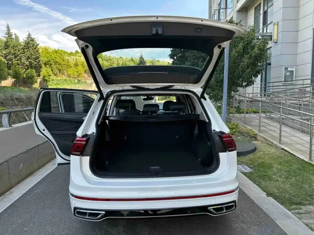 Volkswagen Tiguan L — Фото автомобиля 2