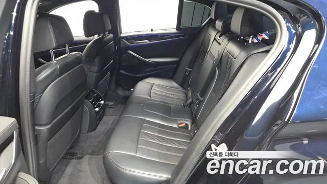 BMW 5 Series G30 — Фото автомобиля 11