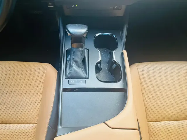 Lexus ES — Фото автомобиля 9