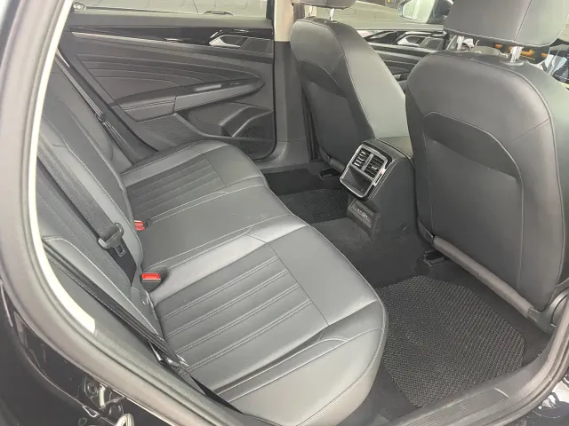Volkswagen Passat — Фото автомобиля 9