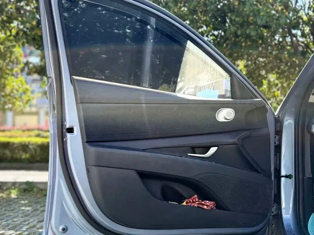 Hyundai Elantra — Фото автомобиля 20
