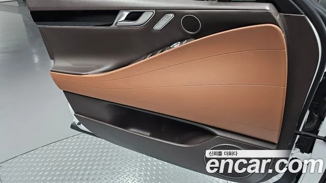 Genesis G80 Бензин 3.5 турбо AWD — Фото автомобиля 14