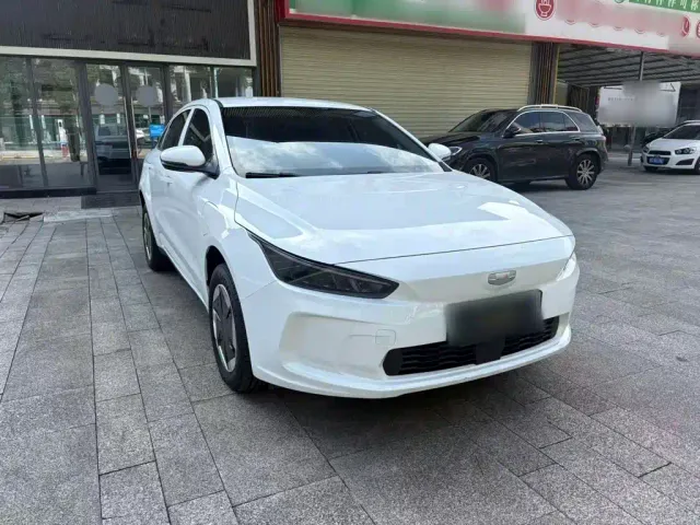 Geely Geometry A — Фото автомобиля 3