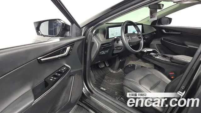Kia EV6 — Фото автомобиля 10