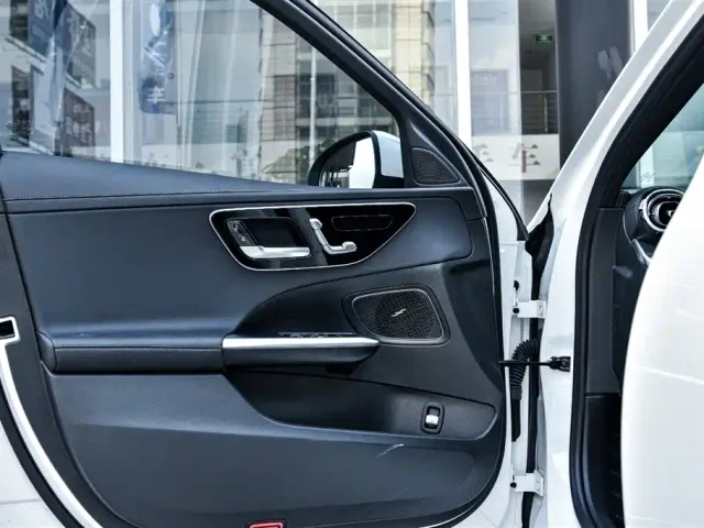 Mercedes-Benz C-Class — Фото автомобиля 7
