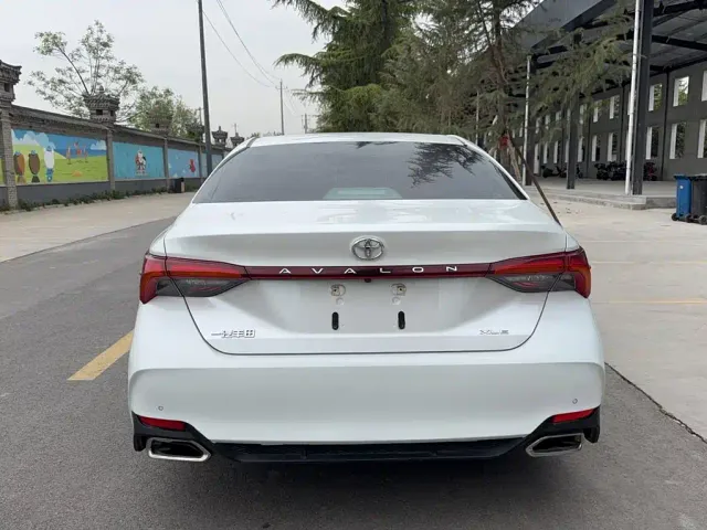 Toyota Avalon — Фото автомобиля 6