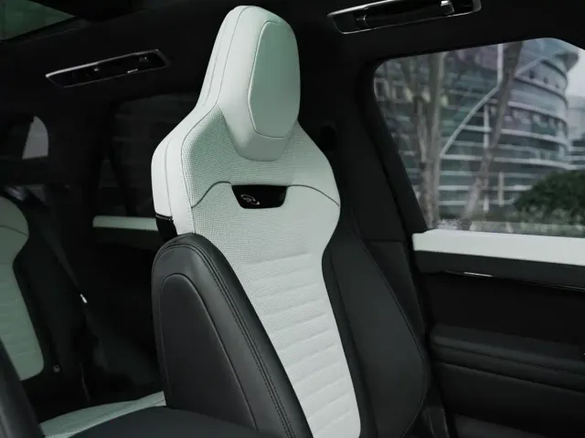 Land Rover Range Rover Sport — Фото автомобиля 19