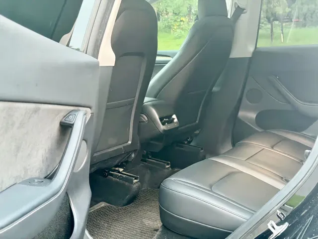 Tesla Model Y — Фото автомобиля 8