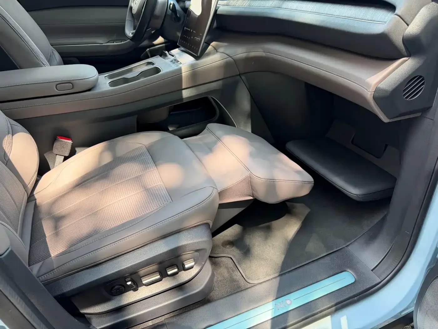NIO NIO ES7 2024 100kWh Signature Edition — Фото автомобиля 12