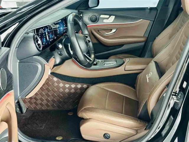 Mercedes-Benz E-Class — Фото автомобиля 3