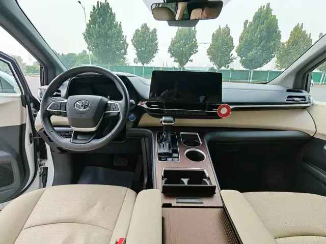 Toyota Granvia — Фото автомобиля 4