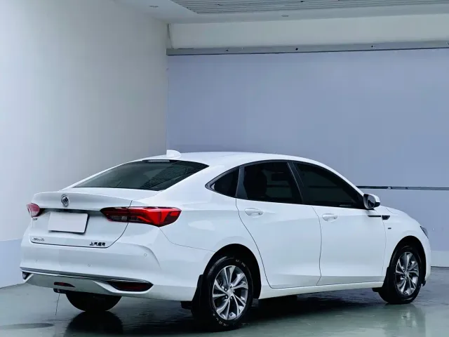 Buick Verano — Фото автомобиля 6