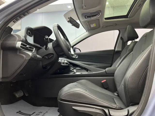 Hyundai Elantra — Фото автомобиля 7