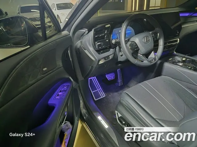 Lexus RX — Фото автомобиля 4