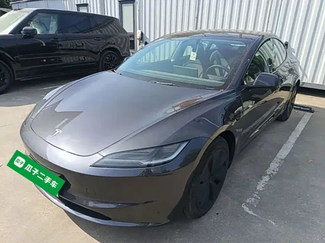 Фотография автомобиля — Tesla Model 3