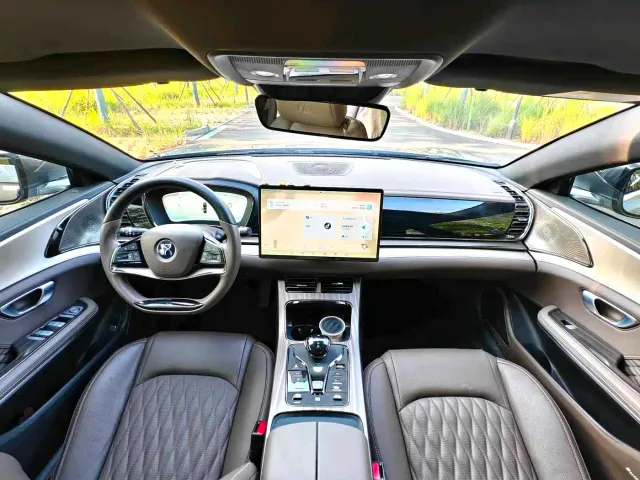 BYD Han — Фото автомобиля 5