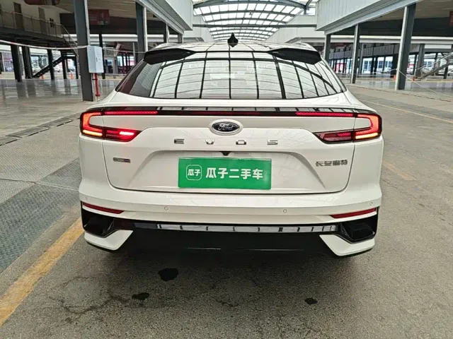 Ford EVOS — Фото автомобиля 5