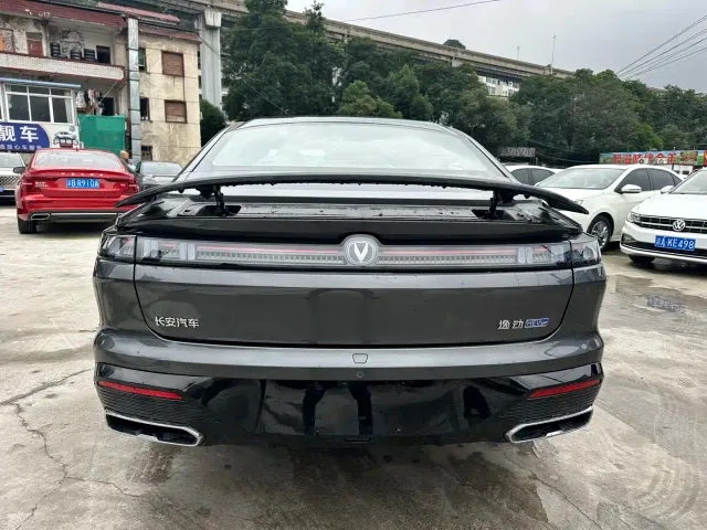 Changan Eado — Фото автомобиля 4