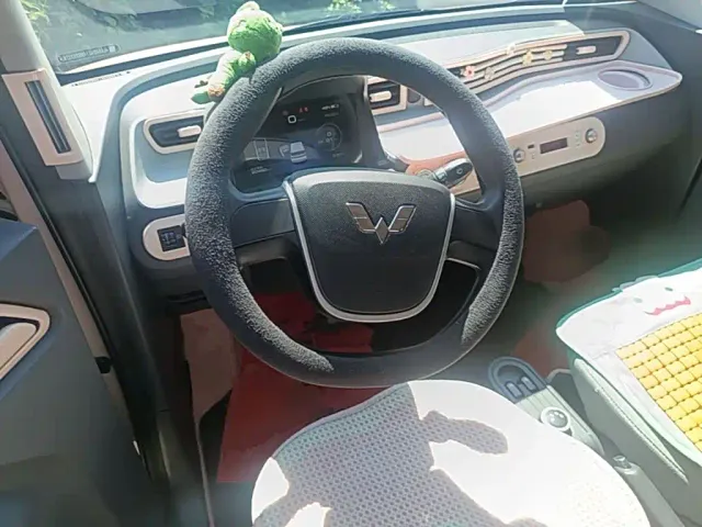 Wuling Hongguang Mini EV — Фото автомобиля 14