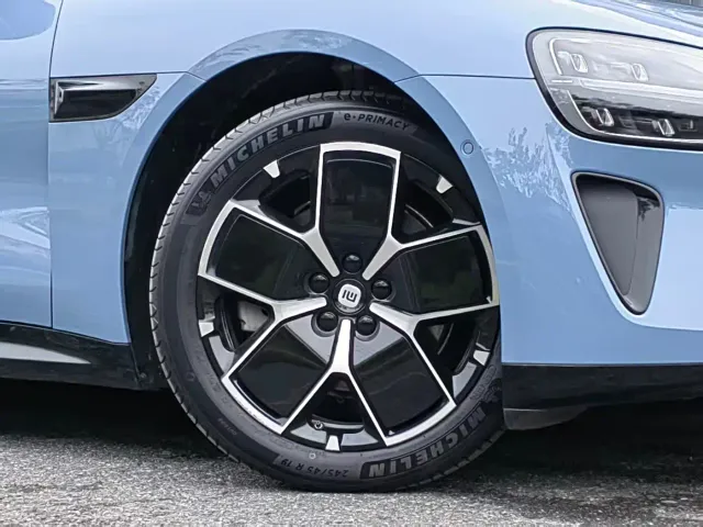 Xiaomi SU7 — Фото автомобиля 6