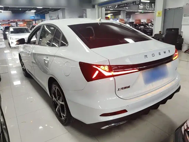 Roewe i5 — Фото автомобиля 4
